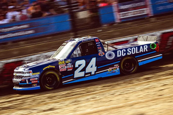 47516 kyle larson eldora win diecast main