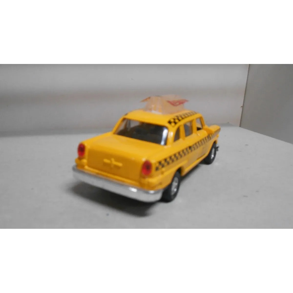 47532 classic checker cab diecast