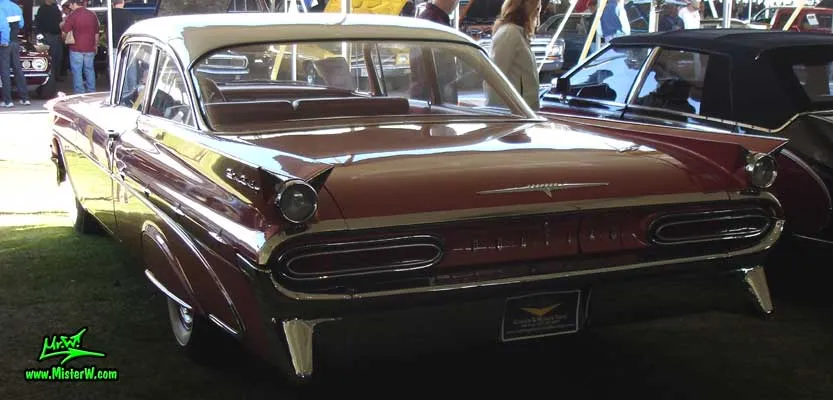 47536 diecast car display