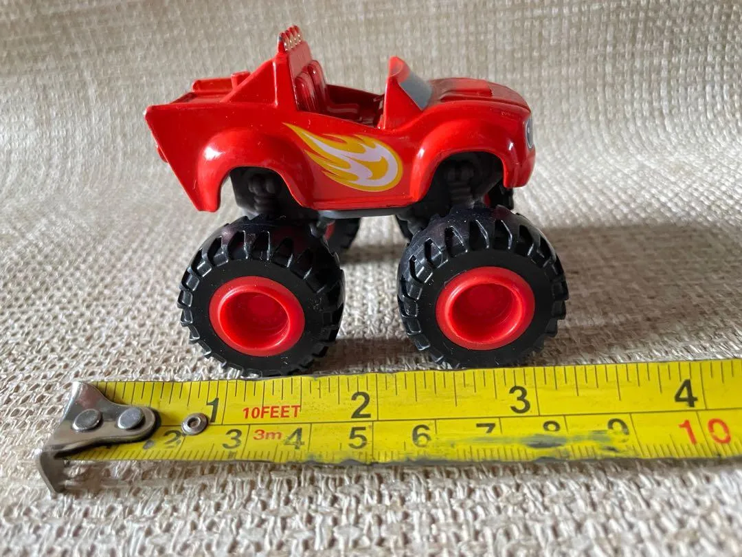 47540 blaze diecast cars display