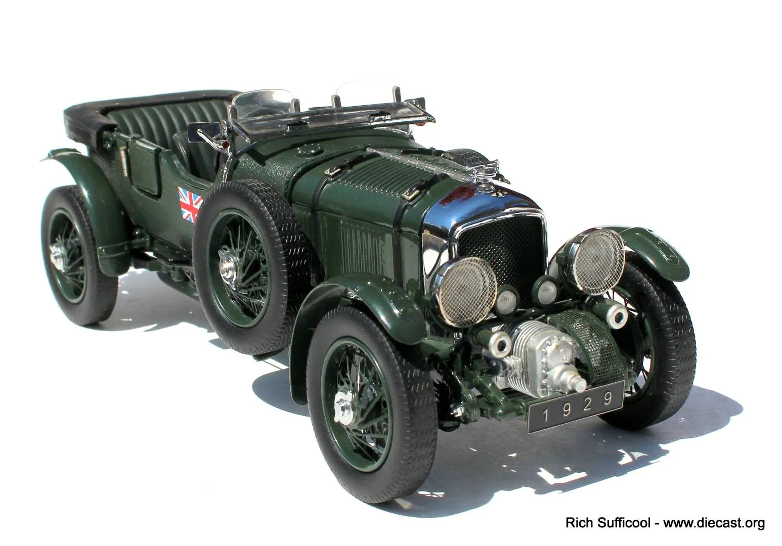 47545 dinky toys diecast car