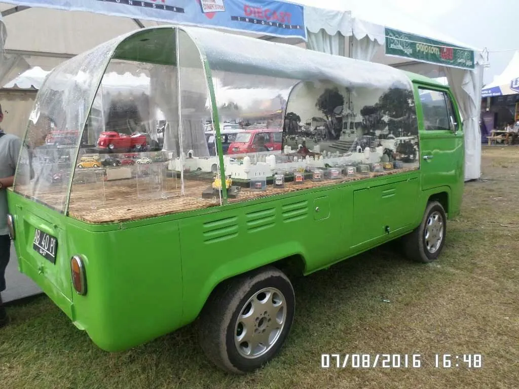 47565 diecast van painting