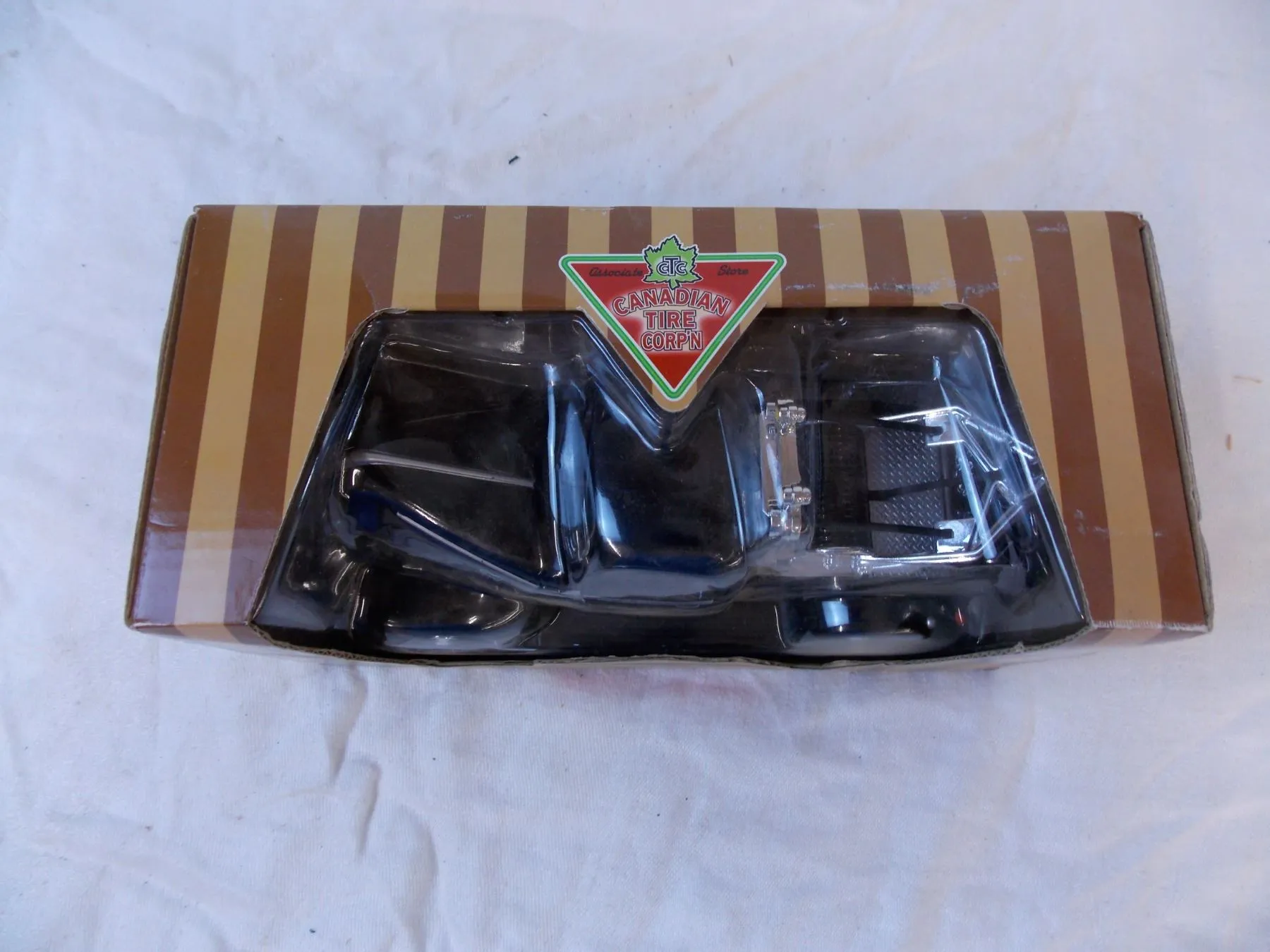 47572 classic flatbed truck bank