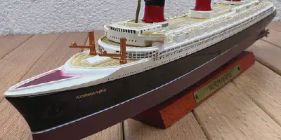 /img/47590-diecast-warship-models-scale.webp