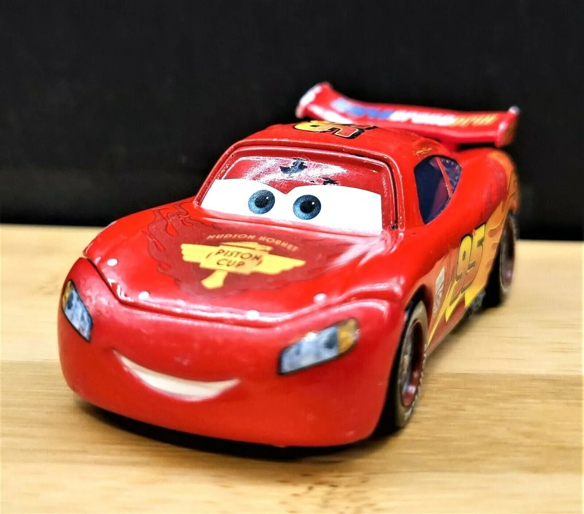 47604 lightning mcqueen radiator springs