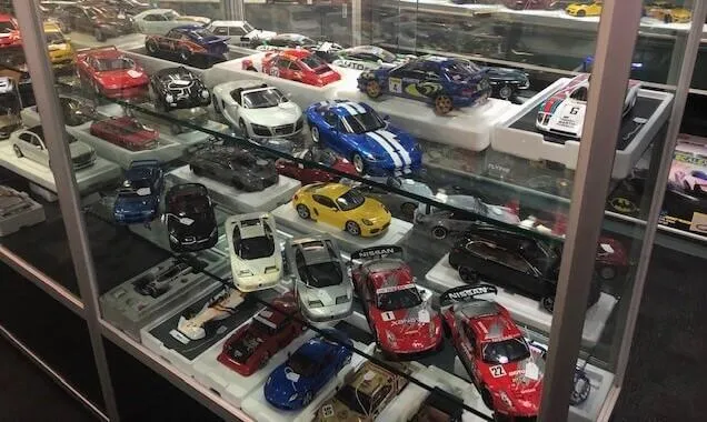47623 diecast model display