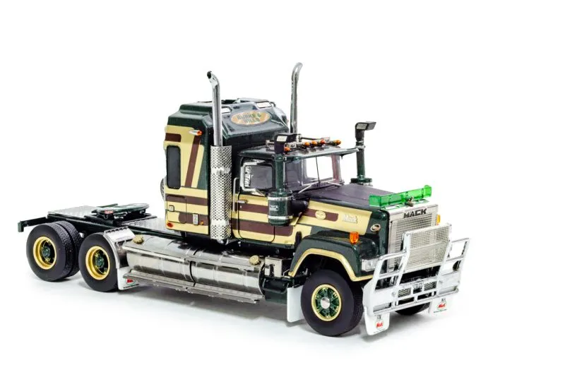 /img/47634-diecast-truck-display.webp