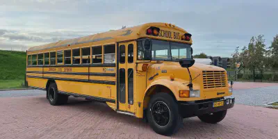 /img/47635-diecast-school-bus-display.webp