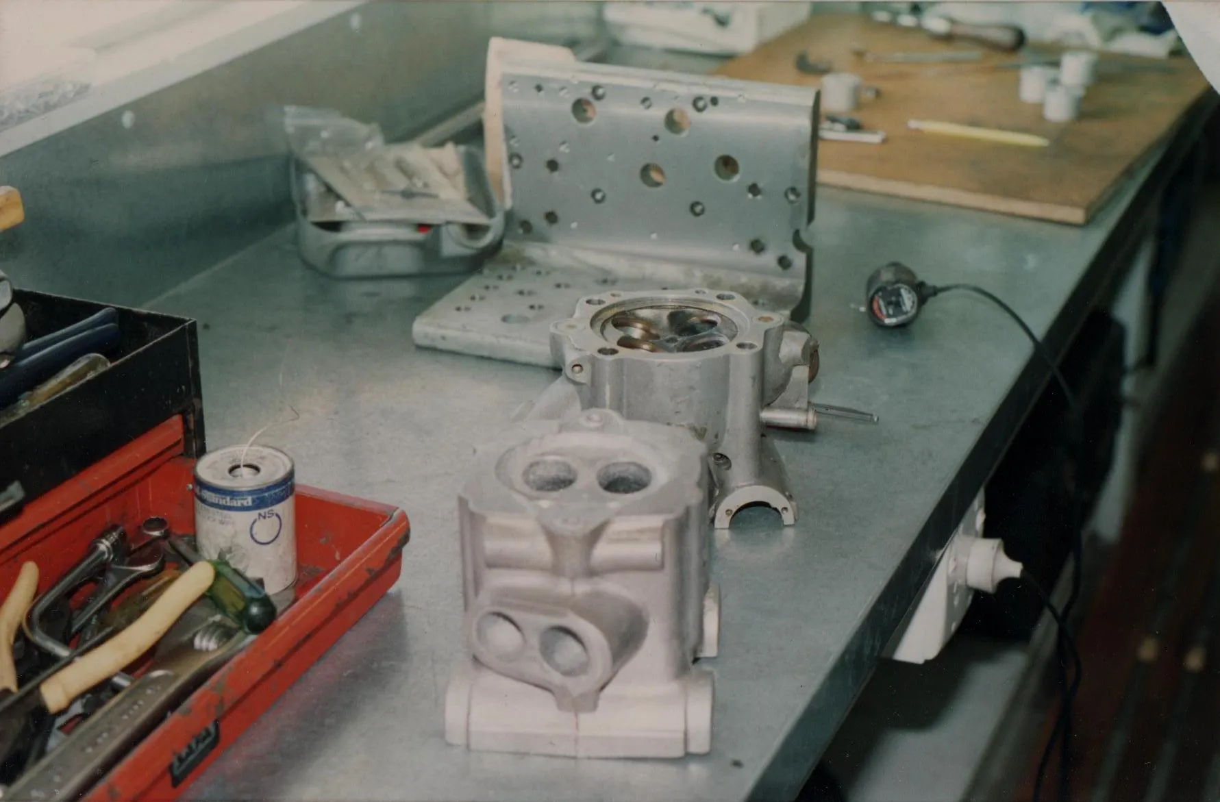 47648 britten motorcycle diecast limited