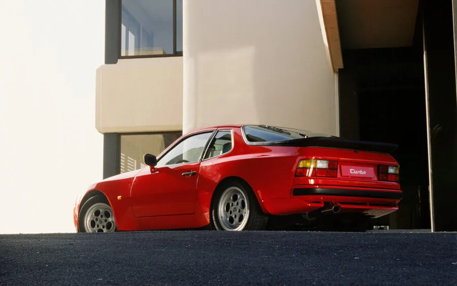 47652 porsche 944 diecast model 3