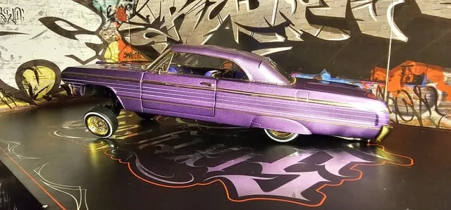 47654 lowrider diecast cadillac