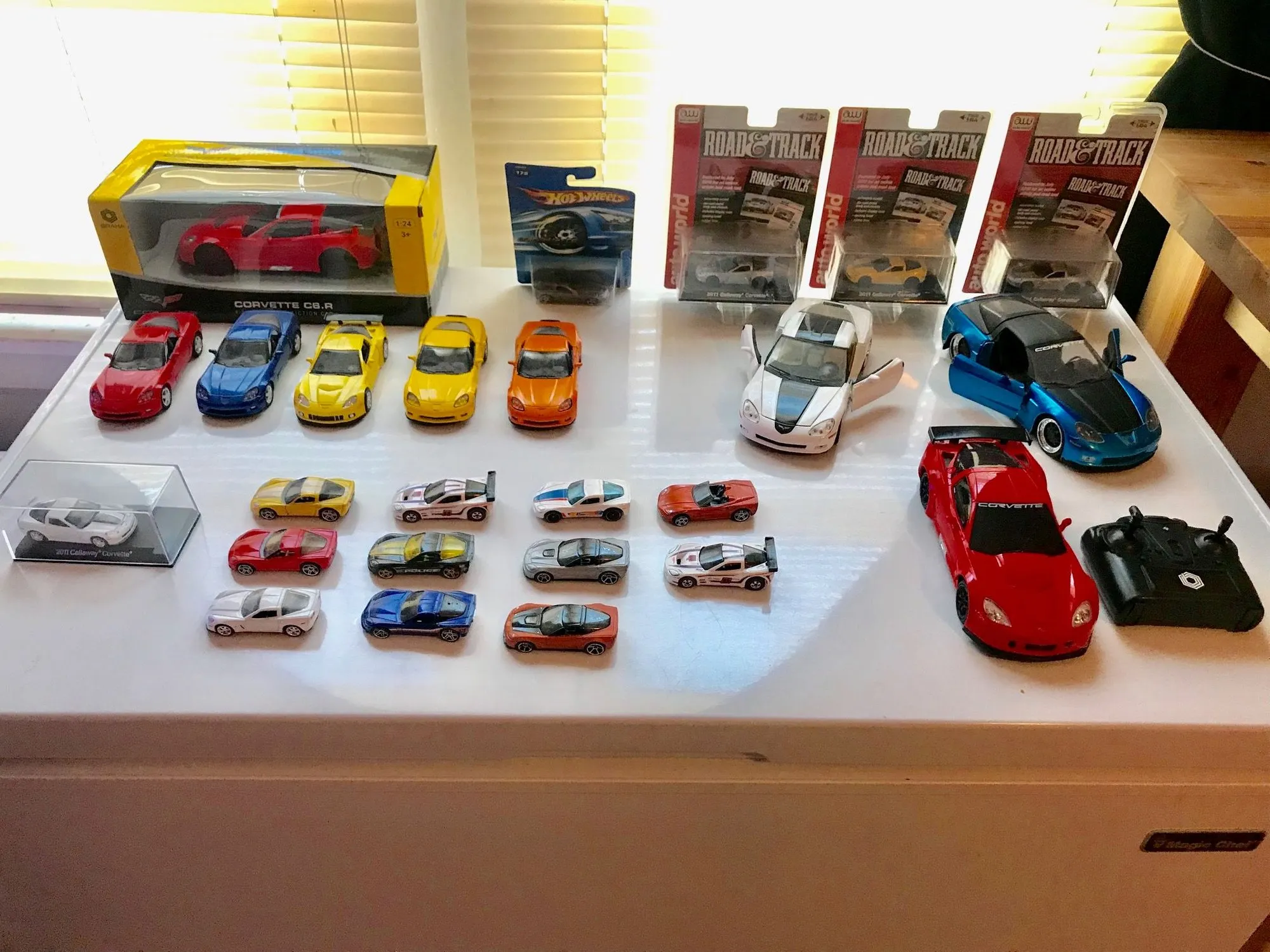 47679 2023 corvette diecast