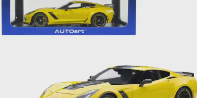 /img/47679-corvette-diecast-display.webp