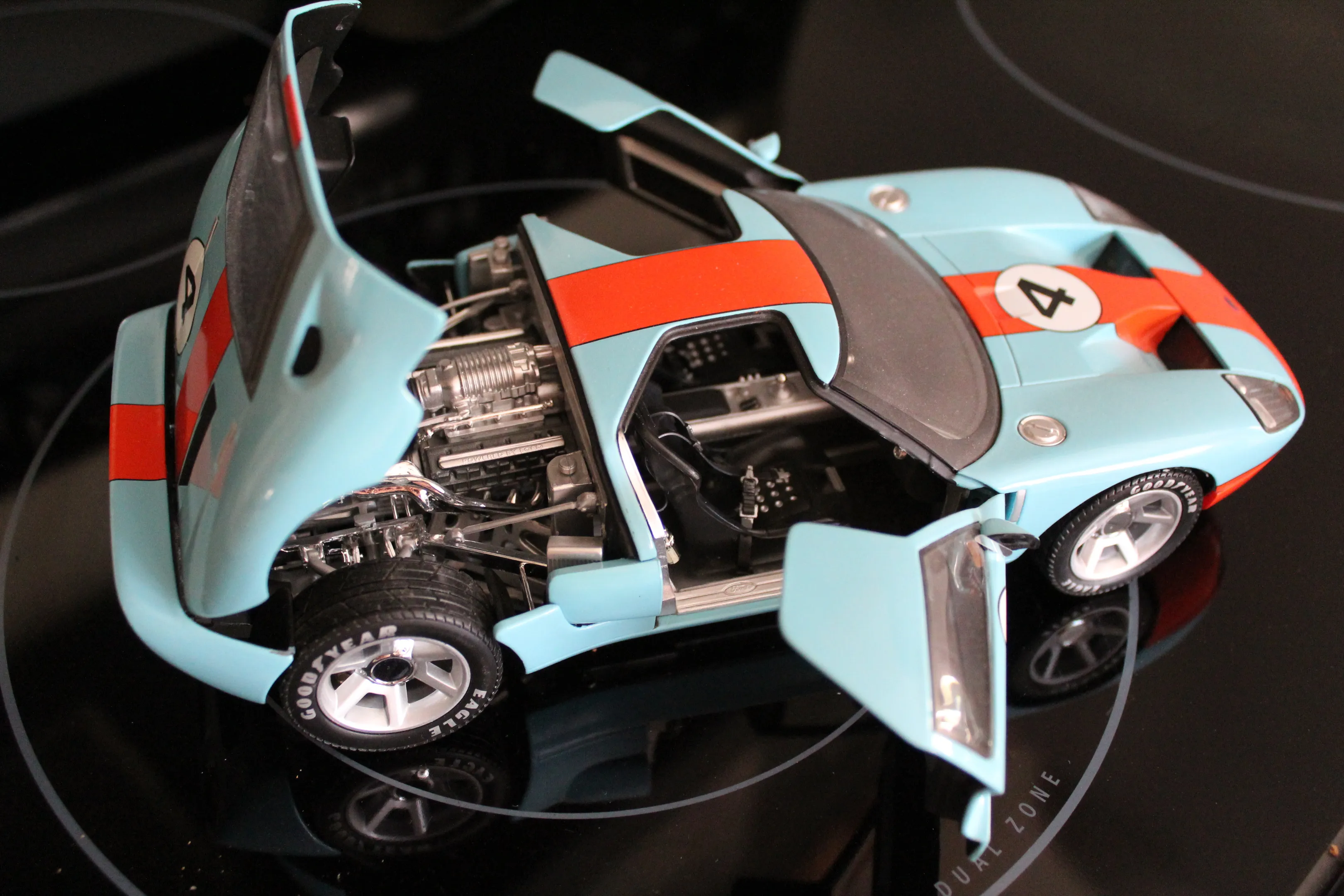 47686 diecast car collection display