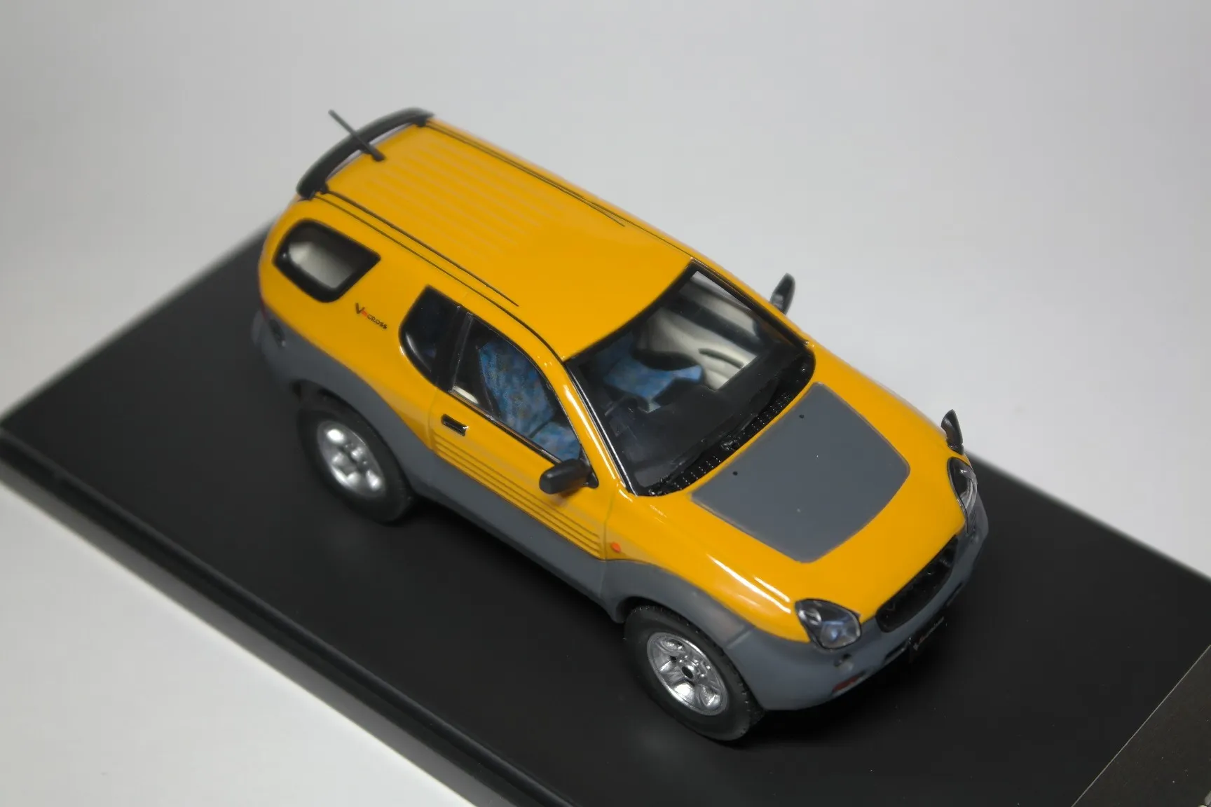 47687 isuzu vehicross diecast model 1