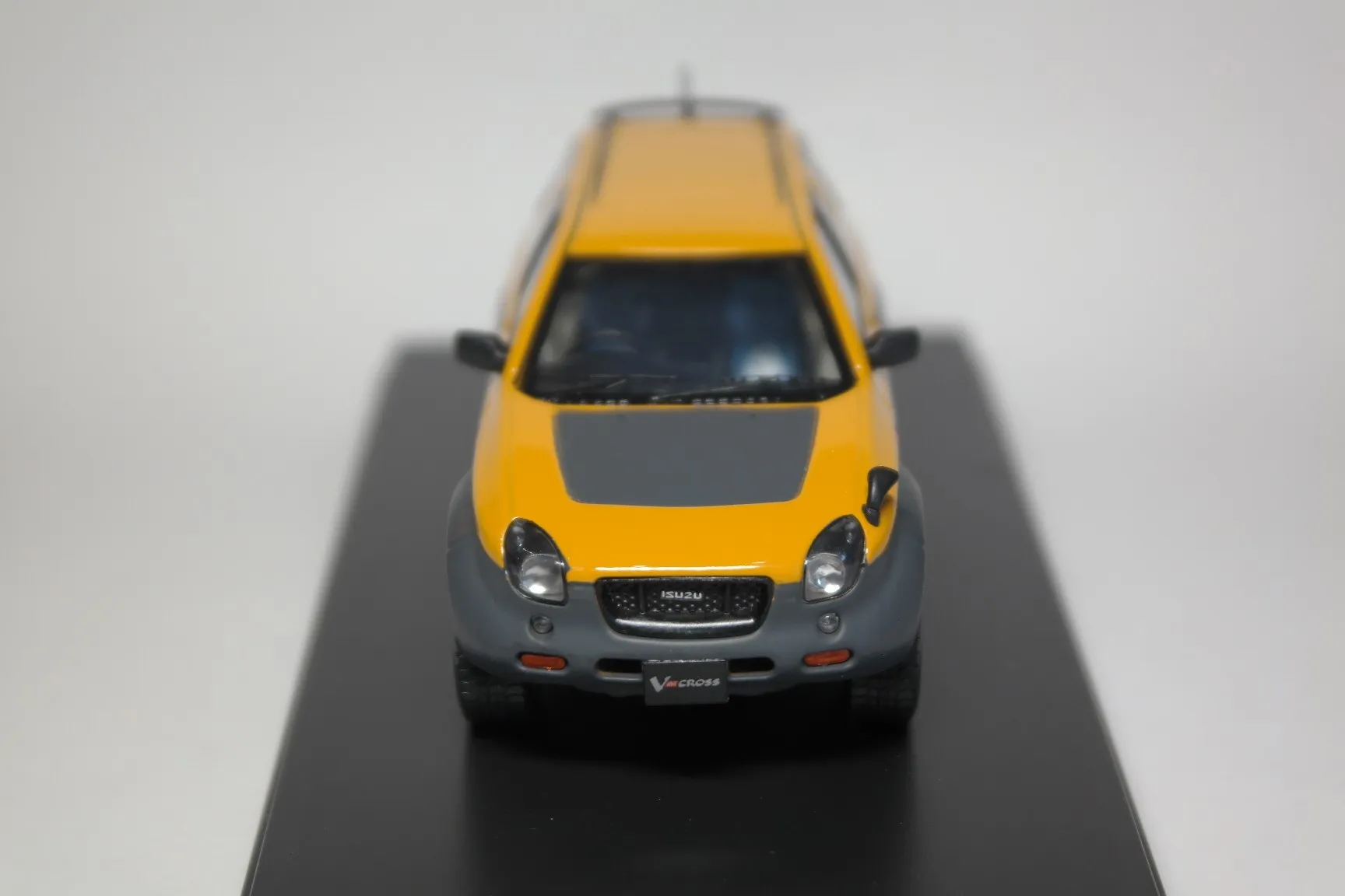 47687 isuzu vehicross diecast model 2