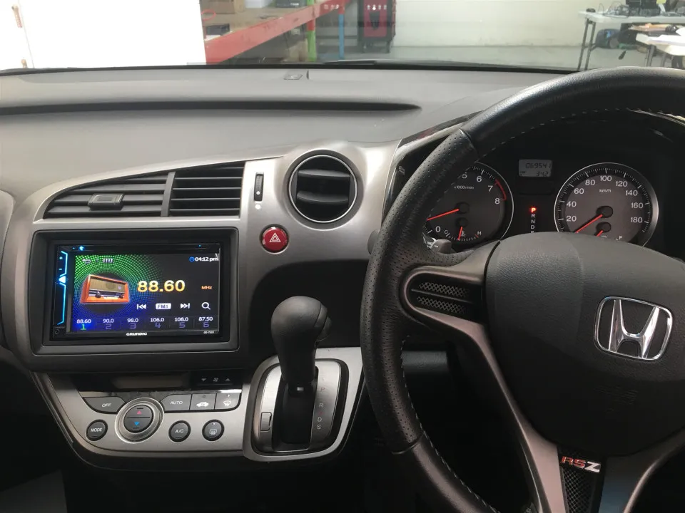 47692 1st gen honda stream diecast features