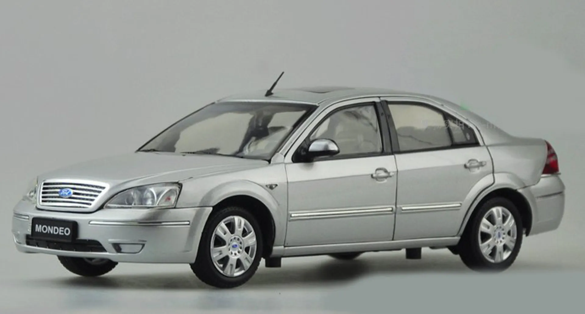47705 ford mondeo estate diecast