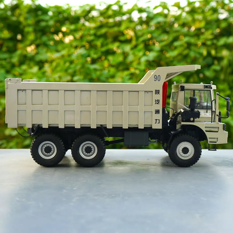 /img/47706-diecast-dump-truck-collecting.webp