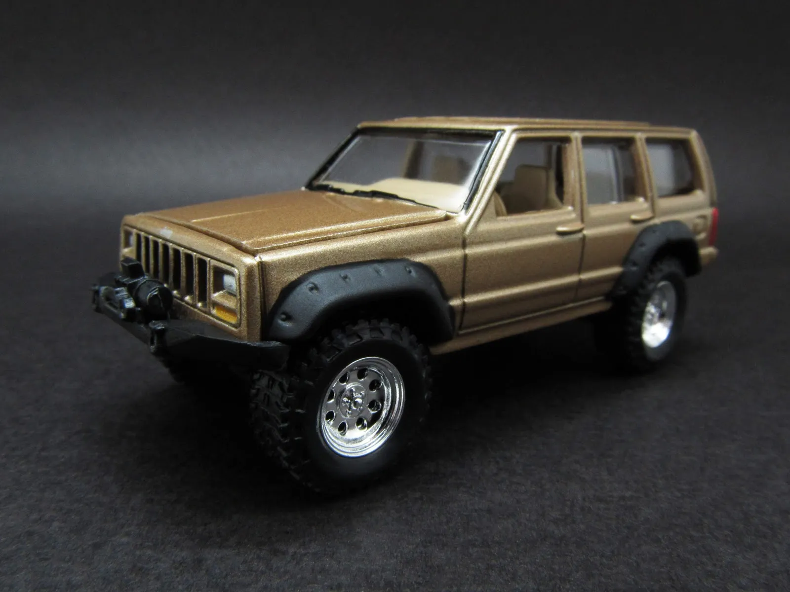 /img/47730-jeep-wrangler-jk-diecast-display.webp