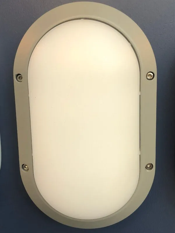 47733 diecast led bulkhead comparison