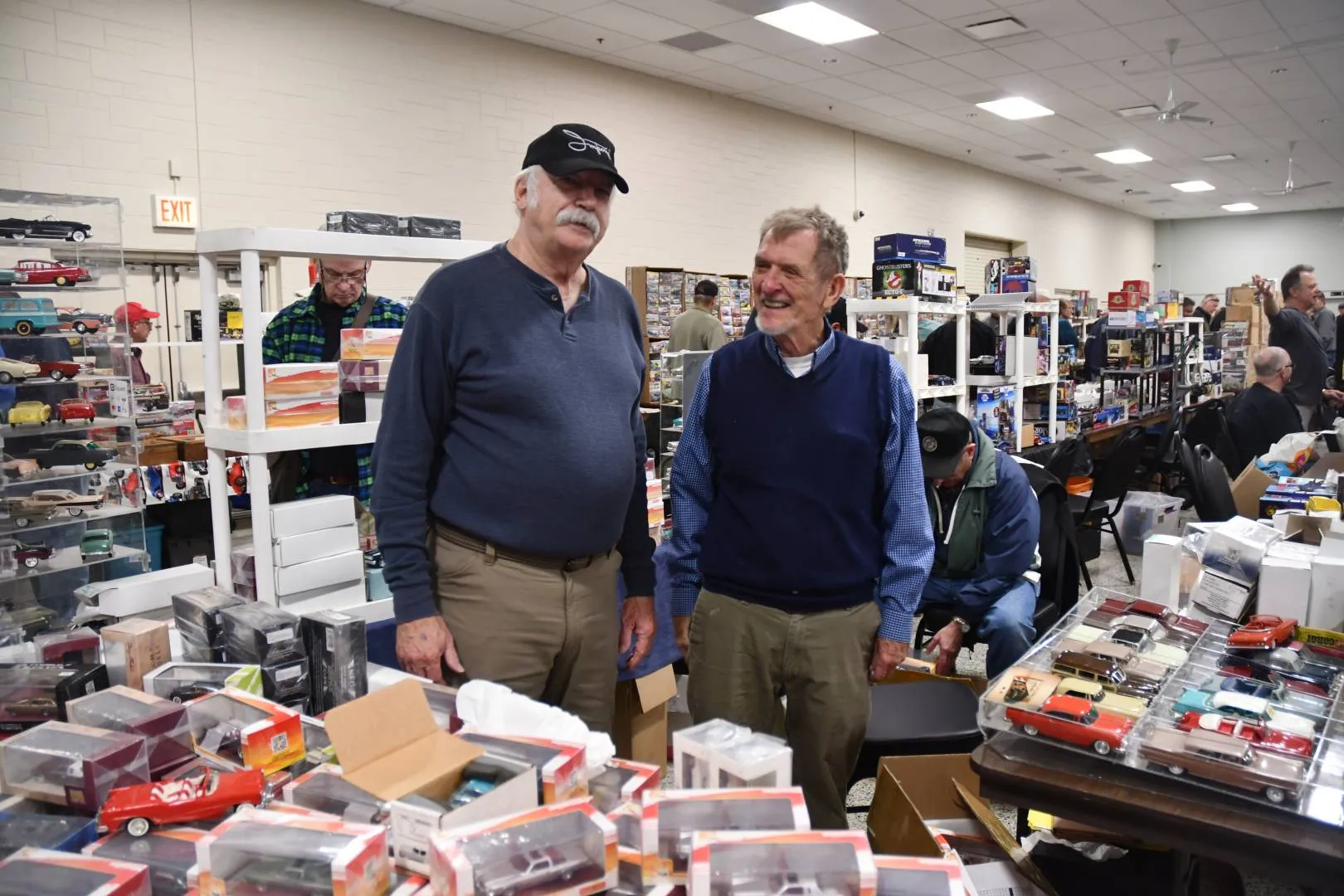 47736 vintage car display