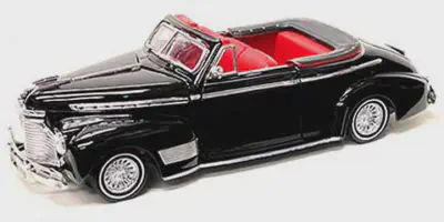 /img/47744-diecast-model-cars-display.webp