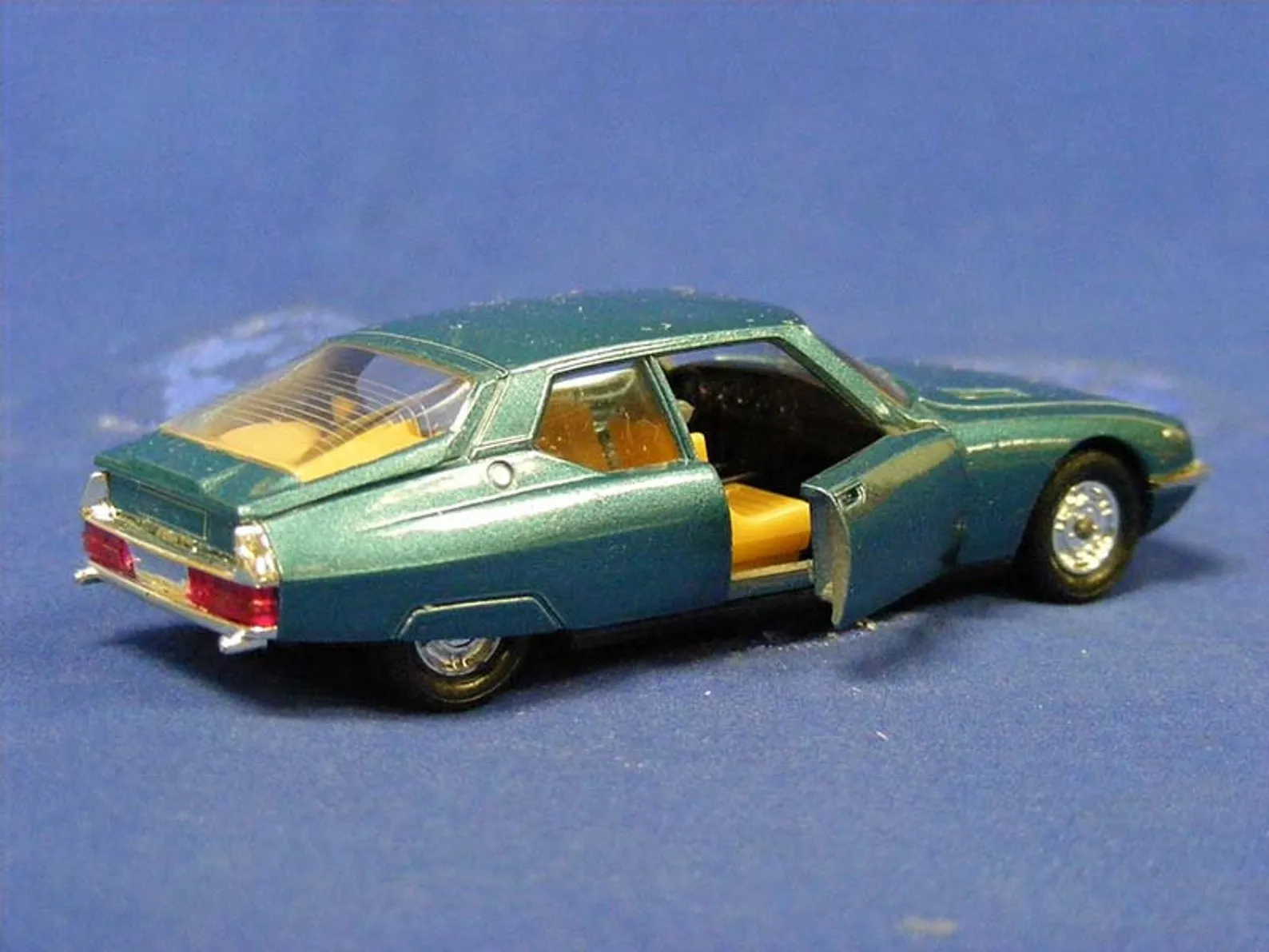47748 citroen sm diecast 1970
