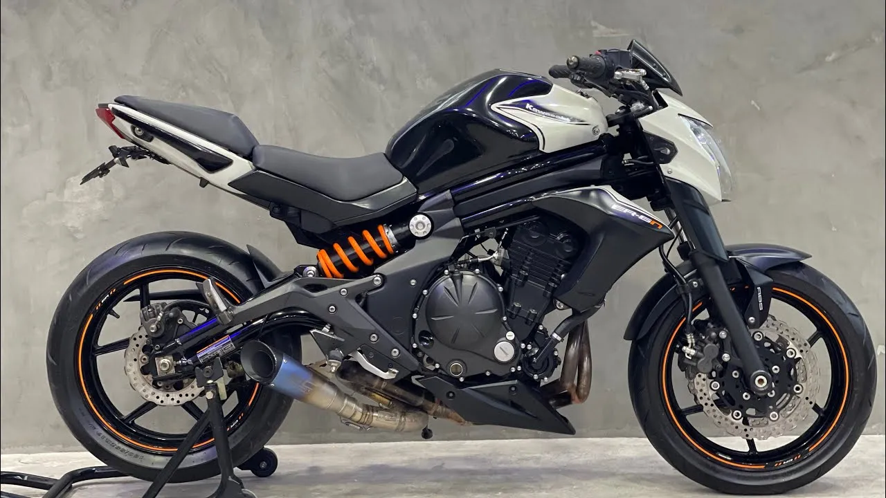 47764 diecast er6n engine replica