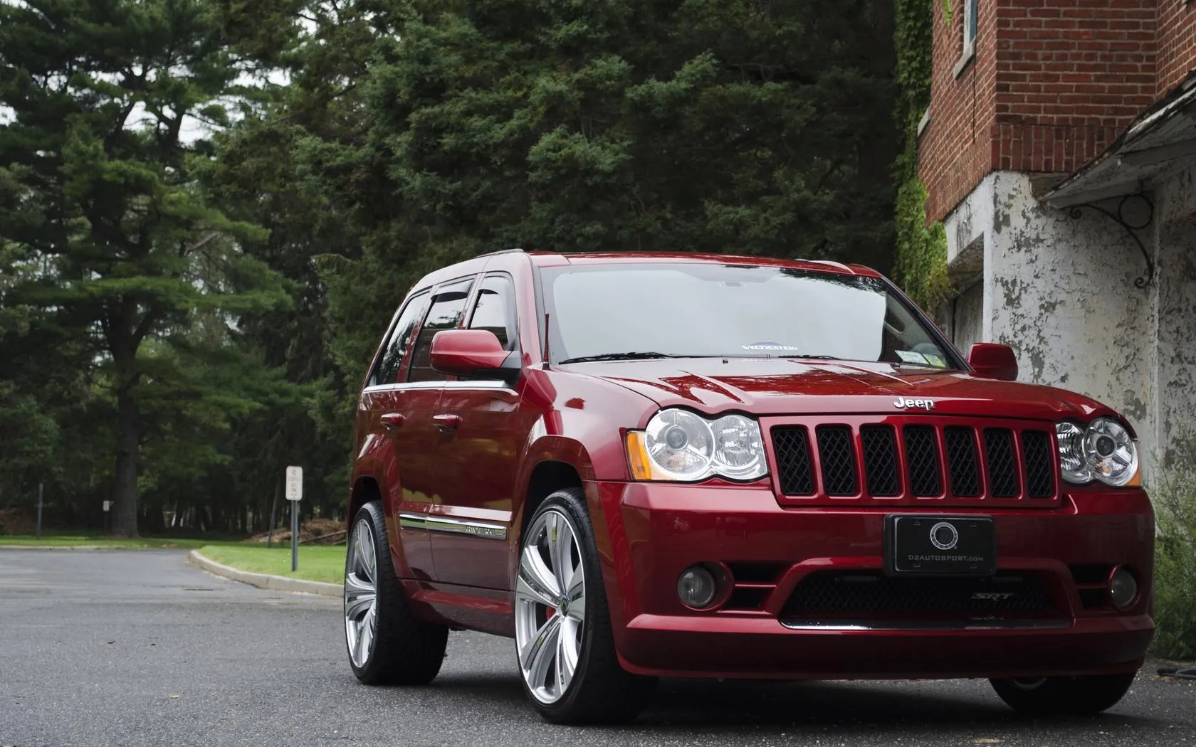 /img/47766-jeep-srt-diecast-model-display.webp