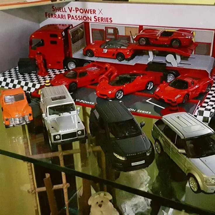 47774 diecast car collection display
