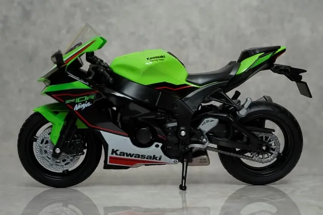 47793 zx10r diecast materials