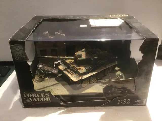 47817 valour diecast models history