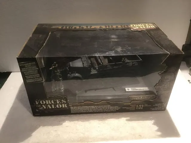 47817 valour diecast models scale