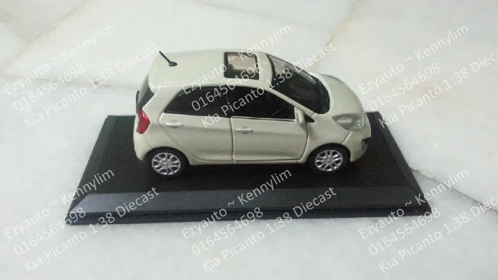 47828 diecast kia picanto exterior detail