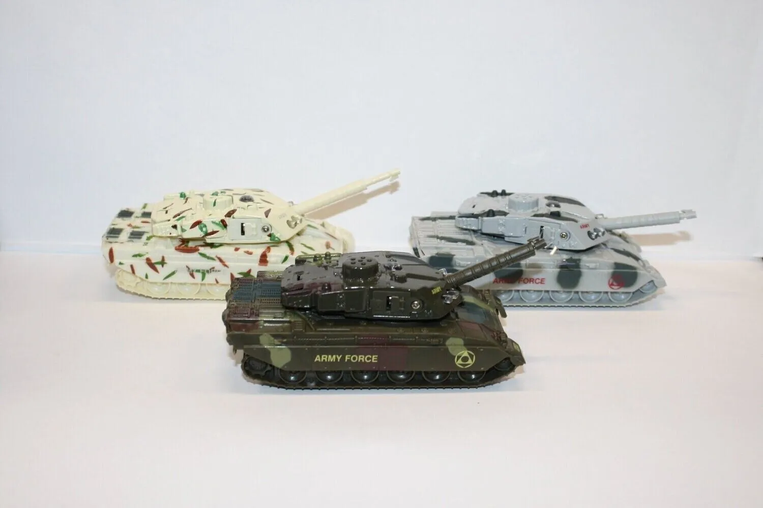 47835 detailed diecast tank