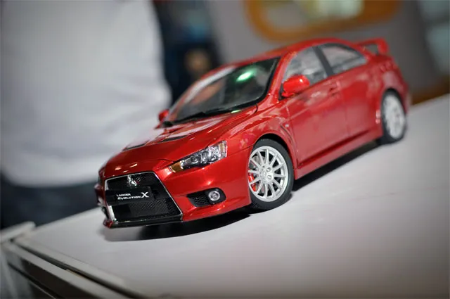 /img/47845-evo-x-diecast-display.webp