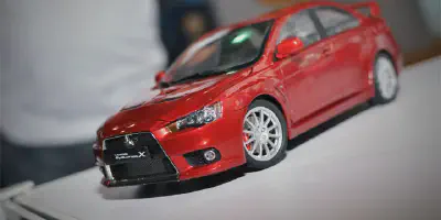 /img/47845-evo-x-diecast-display.webp